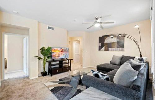 Lovely & coxy 2BR/2BA! 5MIN to Disney! - Photo 22
