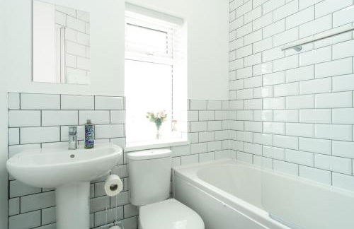 Heath House - Photo 25