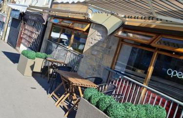 Apartment above Sweetharts bakery and coffeeshop in Blackhill, Durham - Foto 1