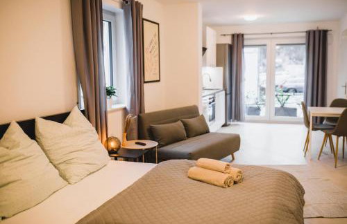 HUGOS Studio Apartment - Photo 1