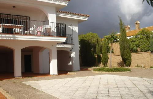 Chalet espectacular e independiente, primera línea de playa en Huelva - Foto 4