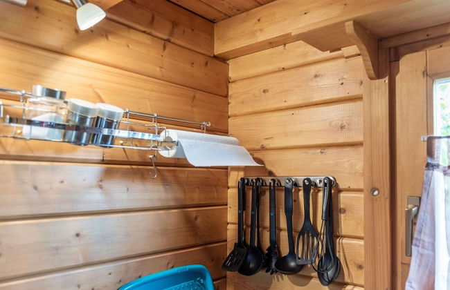 Charming Holiday Home With Private Garden - Photo 12