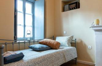 ENGLEZENA'S GUESTHOUSE - Photo 20