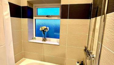 Durham 3-Beds Sleeps 5 - Close to Uni & Centre - Foto 5, Shower