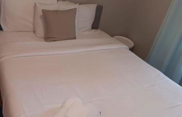 The Retro Pad - Large Yard and Foosball Table - Photo 54