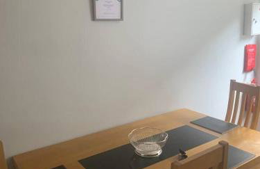 House - Sleeps 4 with Cozy Fireplace - Foto 30