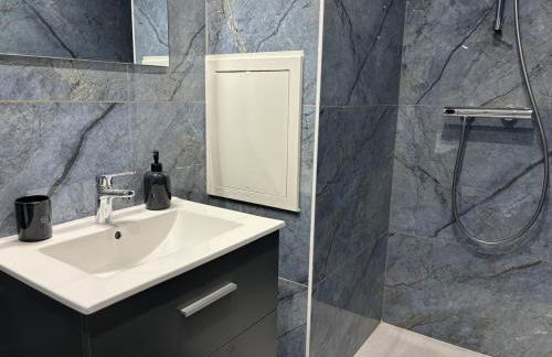 Le Spotlight - Balcon - WiFi - Centre ville - Foto 2