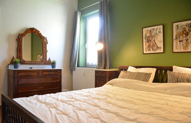 Group Escape by Molignee River - Foto 28