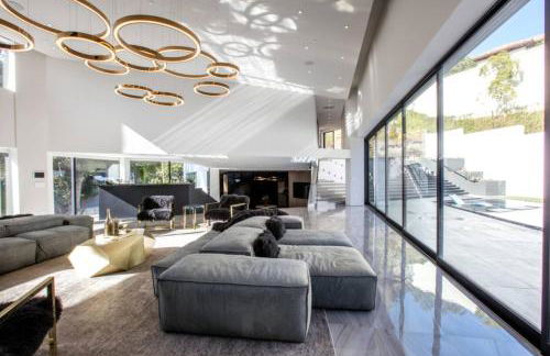 Beverly Hills Luxurious 4BR Villa with Pool and Views - Foto 21