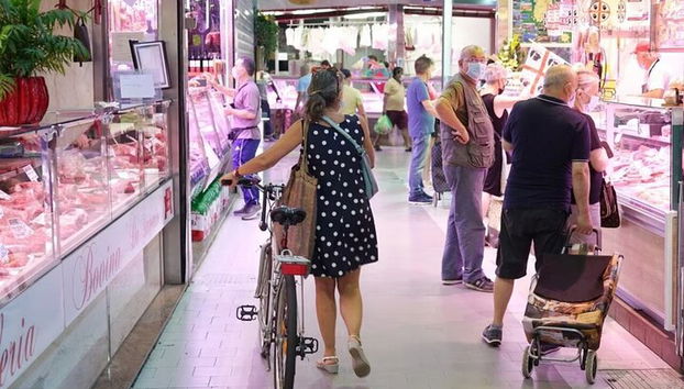 Tour por el mercado de Turín y auténtico aperitivo italiano en casa de un local - Foto 4