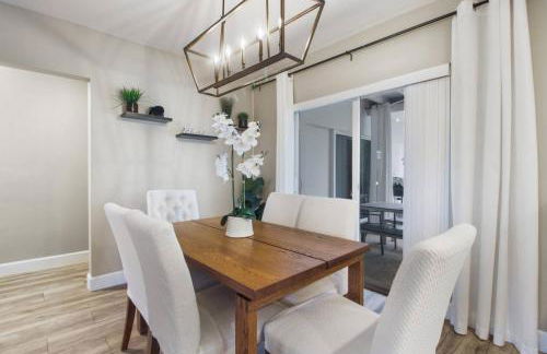 Peaceful retreat with a pool 15 min away beach - Foto 36