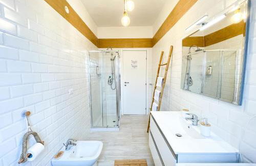 Athena Sea front Apartment, Parking & Pool - Foto 10