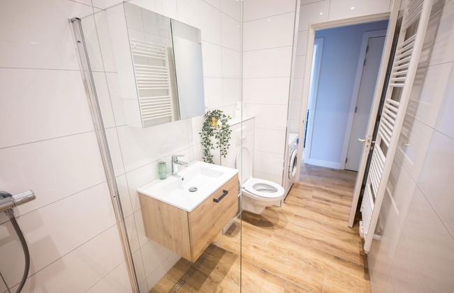 Spacious 2 Bedroom Serviced Apartments 71-77m2 - Photo 23