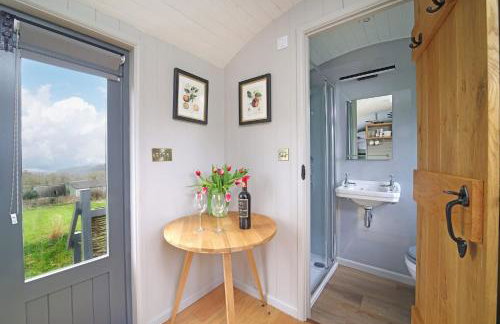 Luxurious Shepherds Huts Outdoor Baths Sea Views - Foto 46