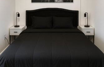 Trendy 3BR City Apt Pool and Ping Pong Fun - Foto 8