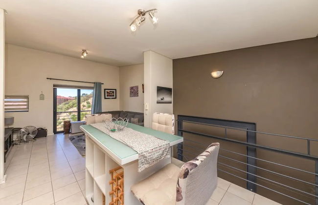 Delightful 2 Bedroom Townhouse in Woodstock - Photo 7