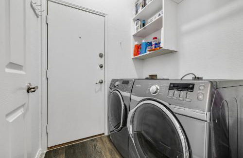 Frisco Escape Oasis Home w/Spa - Foto 21