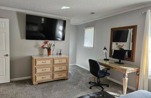 Luxury Pool with King beds Near Shops and Dining - Foto 15