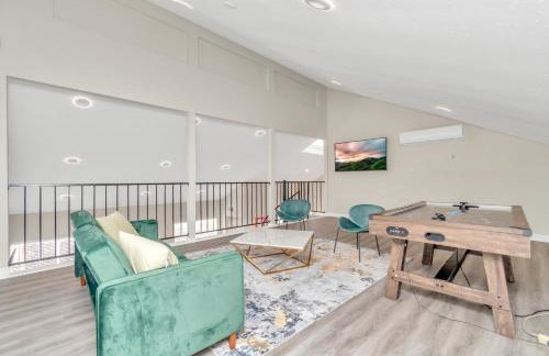 AccessibleGem 3BR Jacuzzi & Air Hockey Sleeps 13 Chinatown - Foto 46