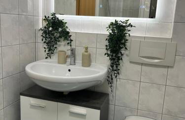 Design-Terrasse-7 Personen-Netflix-Garage-Seenah - Foto 40