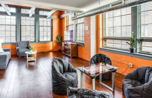 Centric Modern Loft w/ King Beds & Smart GameTable - Foto 21