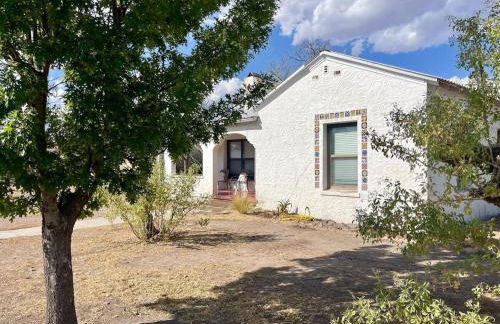 Courthouse Corner - Beautiful adobe, pet friendly - Foto 7