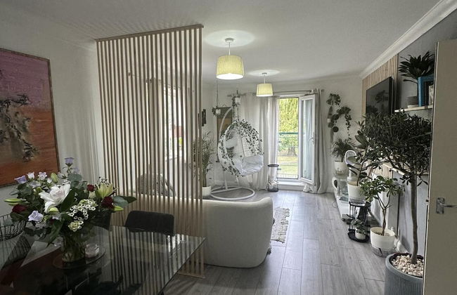 Charming Mi Casa Es Tu Casa 2-bed in Dagenham - Photo 6