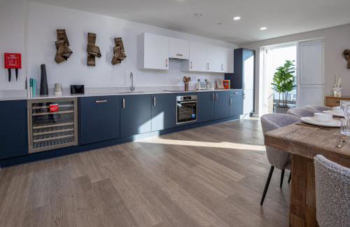 BRAND NEW! Modern & Spacious Serviced Apartments With FREE Parking & Gym by Rapid Returns - Professional Host - Foto 14