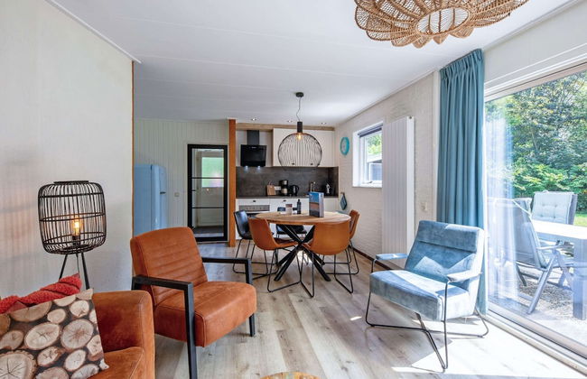 Cozy Holiday Home in Den Burg With hot tub - Foto 1