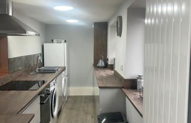 3 bed flat 10 mins to Alton Towers Sleeps 6-8 people - Foto 13