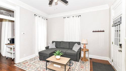 Cheerful 2-Bedroom Cottage in Downtown Noblesville - Foto 2