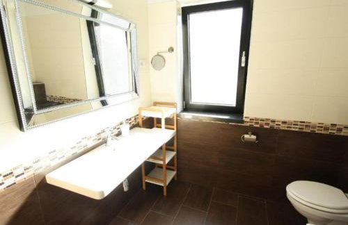 Beachfront Luxury Villa with Private Pool and Stunning Sea Views - Photo 36