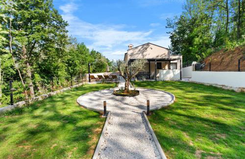 Charming Villa Harmonia with Heated pool and Indoor Jacuzzi surrounded by nature - Photo 68