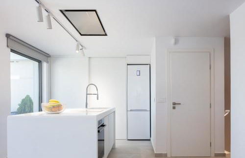 Akonizia Luxury House - With Private Heated Pool and Jacuzzi - Photo 32