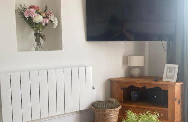 The Cwtch Pet Friendly Ground Floor Flat Near M4 and Porthcawl - Foto 4