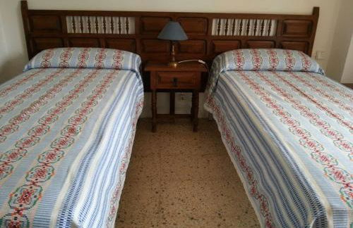 SPACIOUS FLAT WITH SEA VIEWS, FOR 8 PEOPLE WITH 3 BEDROOMS, 2 BATHROOMS and NEXT TO THE BEACH!! - Foto 38