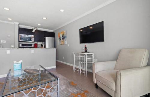 227-WIFI, New Paint, AMAZING Views, Close to BUCS stadium - Foto 9