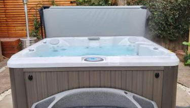 3 Bedrooms,Beautiful House with Hot Tub, Pool Oasis and Fire Pit - Foto 2