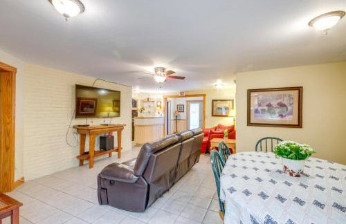 Spacious Yellowstone River Retreat with Trails! - Foto 3