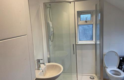 10 mins from Gatwick, jacuzzi, 8 persons - Foto 8