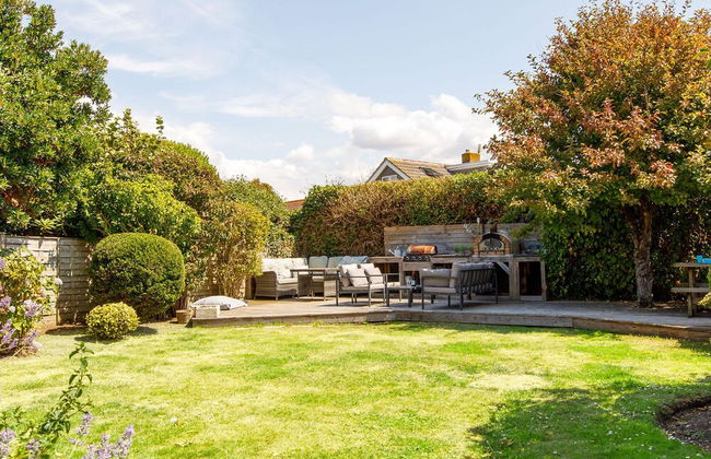 Tranquil Family Retreat 5 min to Beach Garden - Photo 40