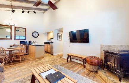 Mammoth Estates Condo - Free Parking & Pet Friendly - Foto 7