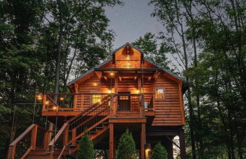 Cricket Hill Treehouse B by Amish Country Lodging - Foto 16