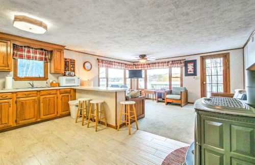 Scenic Lyman Home on Swan Pond with Wraparound Deck! - Foto 11