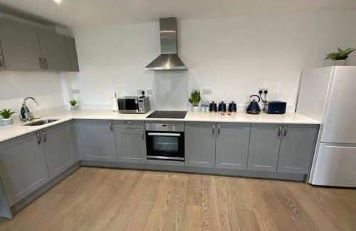 Modern 1 bedroom serviced apartment with garden - Foto 13