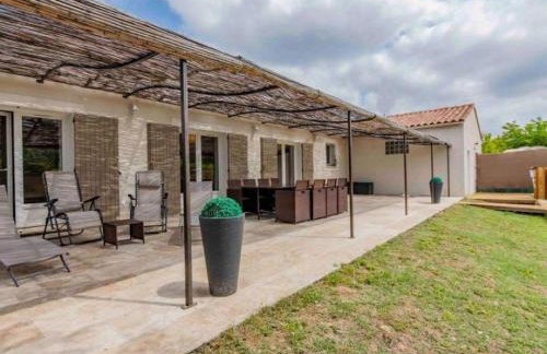 Gîte en Provence entre Pernes les fontaines et St Didier proche l'isle sur sorgues face Mont Ventoux Villa avec piscine - Photo 6