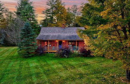 Aspen's Run: 3 br log cabin, wood stove, deck, firepit, window a/c by Stowe Country Homes - Foto 28