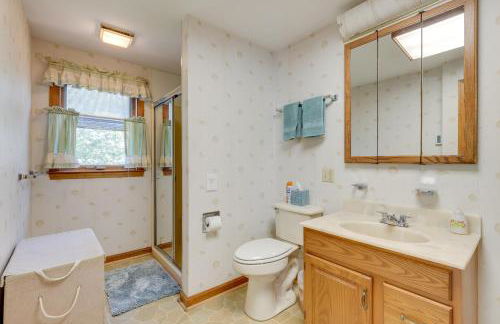 Deck with Water View Coastal Escape Near P-Town! - Foto 22