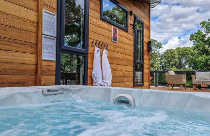 High Oaks Grange - Contemporary Lodges - Photo 2