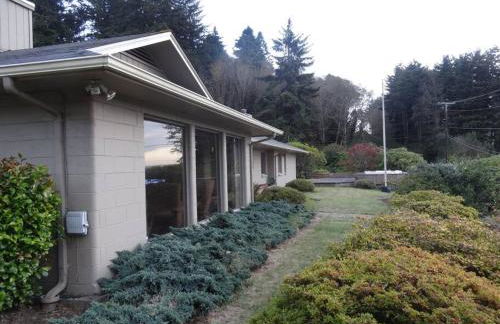 Dunes Coastal Getaway - Photo 2